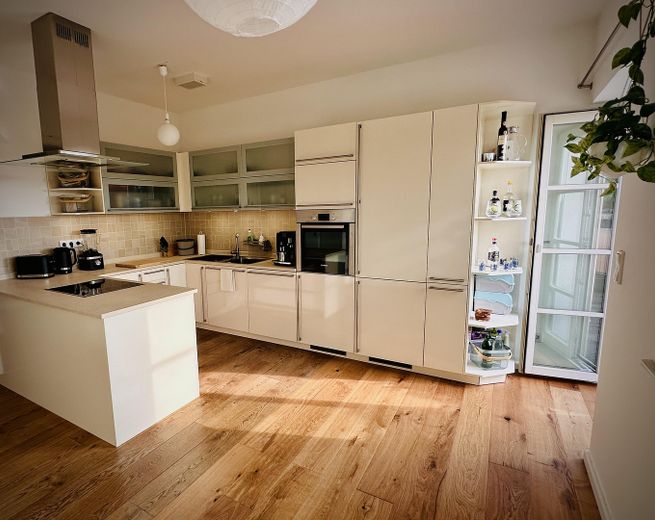 Dachgeschosswohnung mit Balkon und Terrasse – Küche
