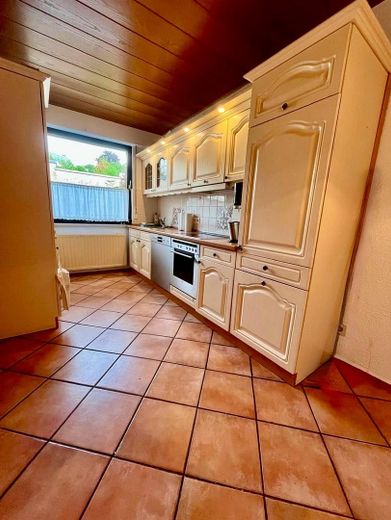 150 m² Familienhaus mit Garten, Garage & Stellplatz in W-Katernberg – Foto 8