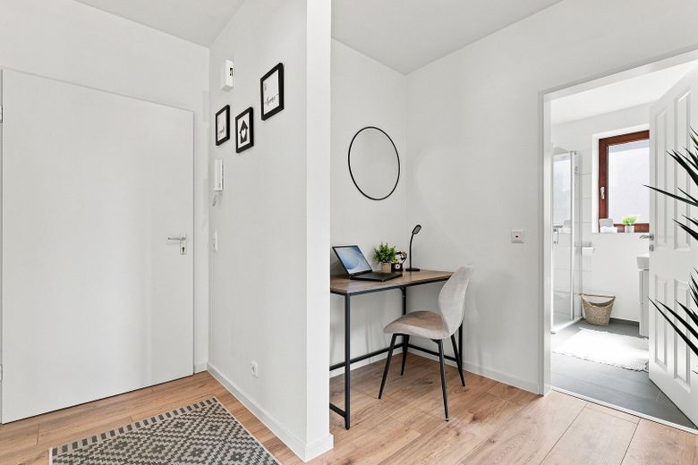 Emménagez immédiatement et sentez-vous chez vous – appartement de deux pièces avec cuisine et salle de bains, fraîchement rénové, à 26123 Oldenburg-Donnerschwee – Homeoffice
