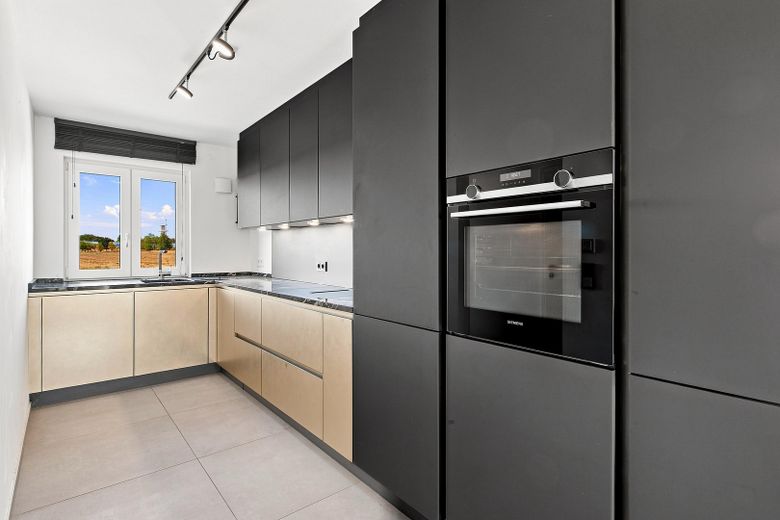 ¡Casa moderna KfW55 de 2020 con terraza en la azotea y cocina en Múnich-Untermenzing! ¡Sin comisión! – Küche im Kaufpreis enthalten