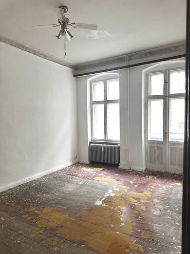 Renovierungsbedürftige Altbauwohnung mit Balkon in Schöneberger Kiezlage – Foto 10