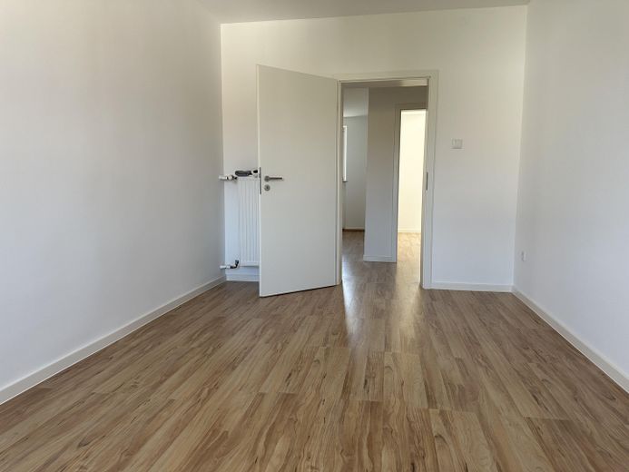Erstbezug nach umfassender Modernisierung! Stilvolle 4-Zimmer-Wohnung in begehrter Lage – Zimmer 