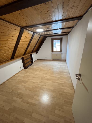 Helle 3-Zimmer-Wohnung mit Dachgeschosscharakter in Dornstetten – Schlafzimmer 2