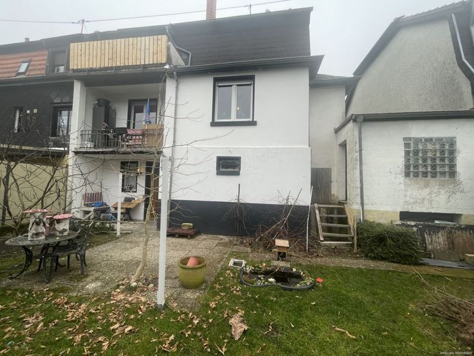 Modernisiertes Einfamilienhaus in idyllischer und ruhiger Lage von Dudweiler – Rückansicht