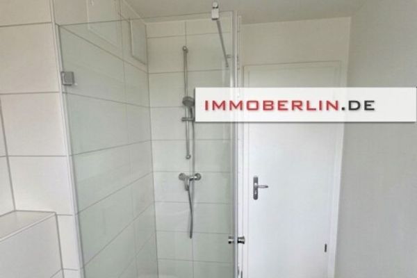 IMMOBERLIN.DE - Bright apartment with southwest-facing balcony & parking space in a pleasant location