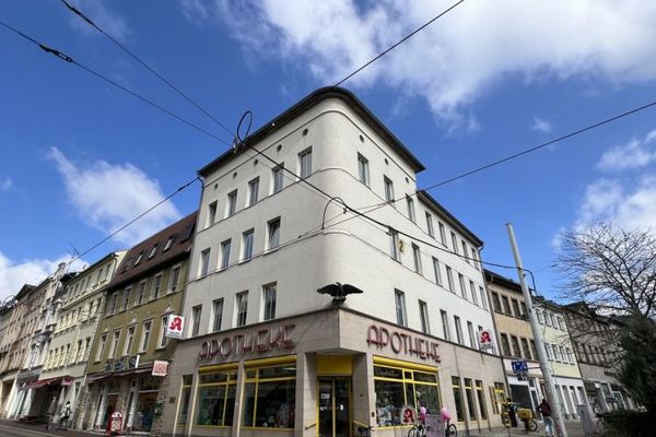 Air-conditioned & furnished practice/office rooms with approx. 184 m² in Gera city center!