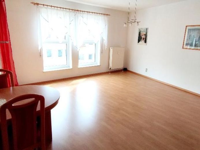 Tolle 4-R. Whg. m. Balkon, EBK sowie Tiefgaragenstellplatz im Zentrum – Foto 1