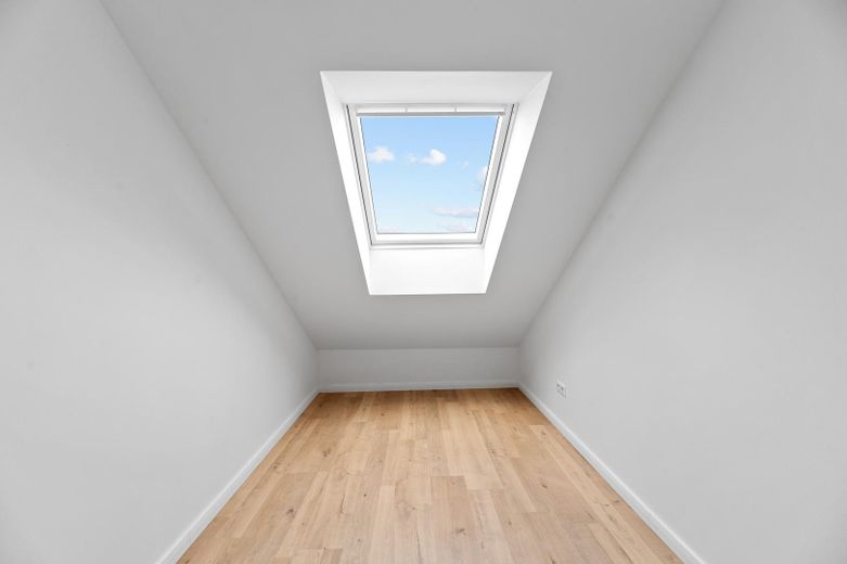 Freundliche 3-Zimmer-Dachgeschosswohnung – Zimmer 2