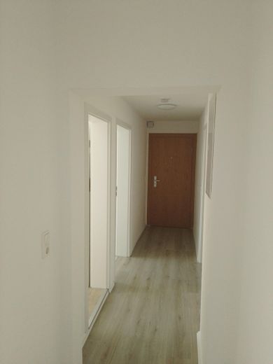 Schöne 3,5 Zimmer Wohnung im Herzen von Wanne – Diele Blick zur Haustür