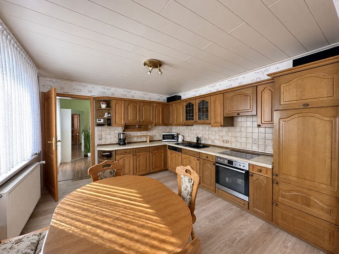 Two-family house with two garages and a large garden in Berka – Küche OG