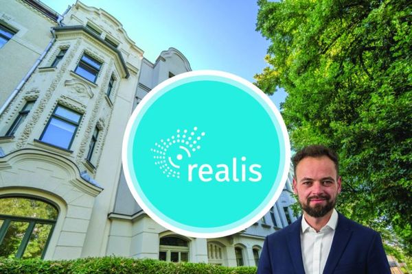 GRÜNDERZEITGLÜCK MIT BALKON: Helle Wohnung in grüner und zentraler Lage von Chemnitz-Gablenz