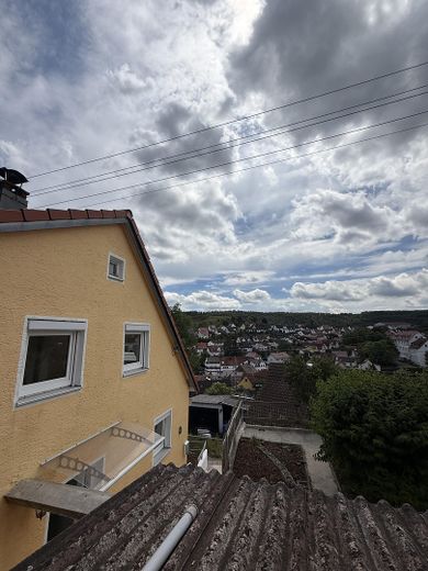 Kleines Häusle mit Charme und Weitblick – ruhig gelegen in Bopfingen-Schloßberg. – Ausblick von oberer Terrasse