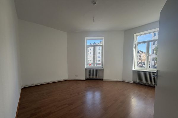 Zentrale 3-Zimmer Wohnung im Nordend mit EBK und Tageslichtbad