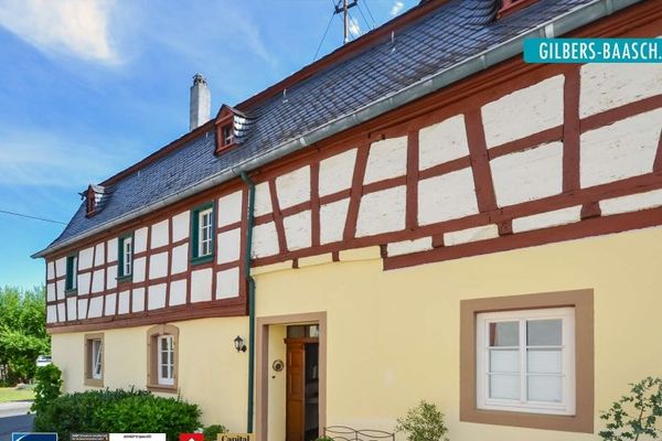 Mülheim (Mosella): casa a graticcio completamente ristrutturata in una zona tranquilla del paese, bagni, riscaldamento, impianto elettrico ecc. nuovi