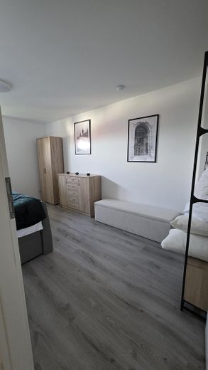3-Zimmer, Balkon, Einbauküche & Tageslichtbad – Schlafzimmer