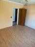 Flooded with light 4-room apartment with large southwest loggia, garage and excellent connection to Hamburg – Zimmer1