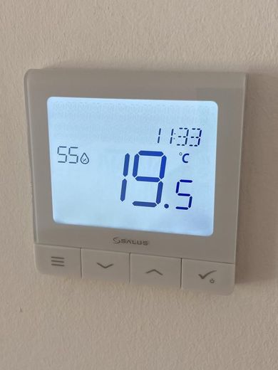 Erstbezug: Niedrigenergiehaus in Düsseldorf-Kalkum, provisionsfrei, Süd-West-Lage – Raumthermostat