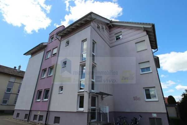 Abitare moderno in posizione tranquilla: 
Appartamento di 4,5 locali con balcone soleggiato e panoramico a Hüfingen!