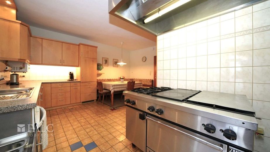 Mit Charme und Scheune - FALC Immobilien Heilbronn – Für die große Runde