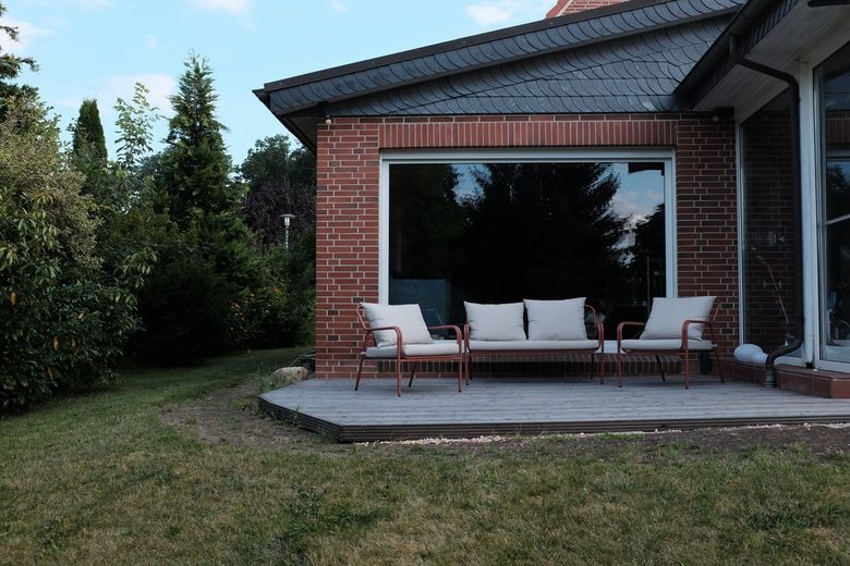 Euer Haus im Grünen: 192qm, großes Grundstück, Altbau-Charme – Terrasse