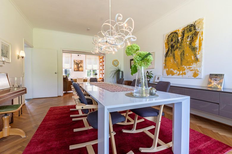 Hochwertiges Einfamilienhaus, 228 Wohnfl., 3 Etg., 5 Schlz., Terrasse, 2 Balkone, 3 Bäder & Sauna – फोटो 6