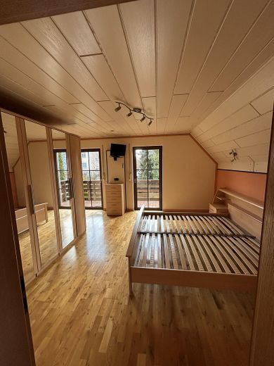 Freistehendes Einfamilienhaus in Neutraubling – Schlafzimmer 1OG