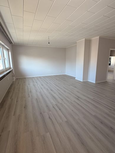 Modernisierte 4,5-Zimmer-Wohnung 126,5 m² mit Balkon in Römerberg - Mechtersheim – Foto 2