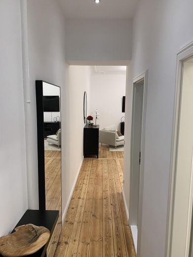 LEONHARDTSTRAßE - provisionsfreies saniertes Apartment – Flur