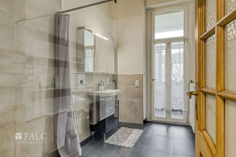 Maximale Rendite! Großzügige Wohnresidenz als starke Kapitalanlage – Badezimmer EG