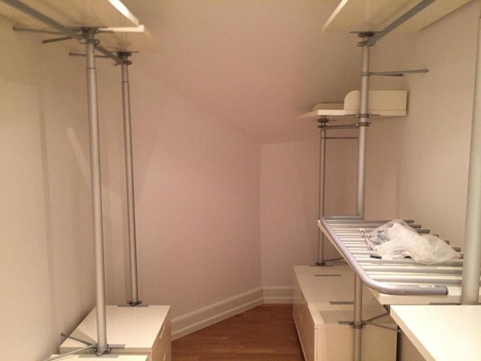 Herdecke / Wohnung in Villa am Waldrand – Begehbarer Schrank