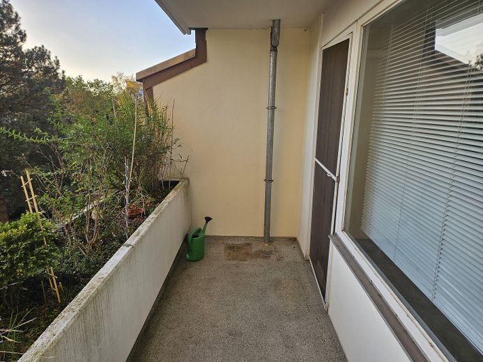 LIBERA Bellissimo luminoso e tranquillo appartamento di 2 locali con posto auto in autorimessa sotterranea Hannover-Misburg-Nord – Balkon3