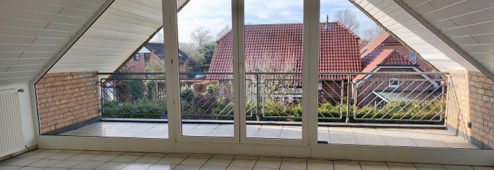 Wohnzimmer + Balkon