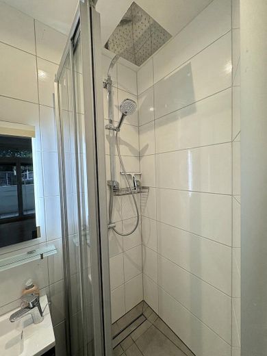 Schöne 1-Zimmer Studentenwohnung in Bonner Bestlage – Dusche