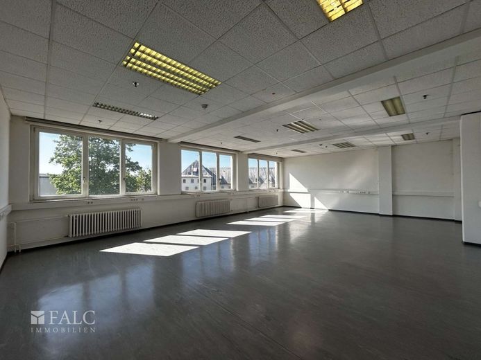 Büro 212