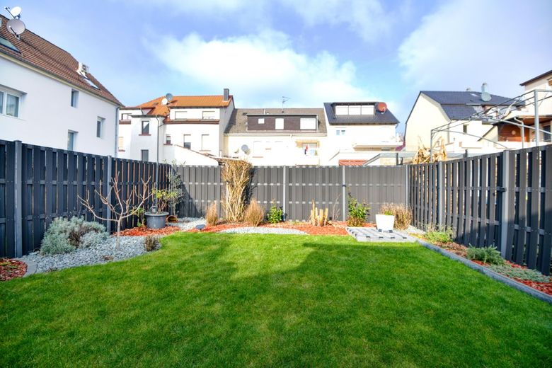 Bezugfsfreie 6 ZKBB mit XL-Panoramaterrasse &amp; Gemeinschaftsgarten | Gepflegtes 2FH mit Garage – Gemeinschaftsgarten_Bild2