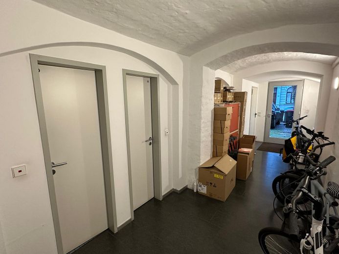 Wohnen & Arbeiten am Lousberg – 205 m² im Baudenkmal, 2 Stellplätze – Flur UG
