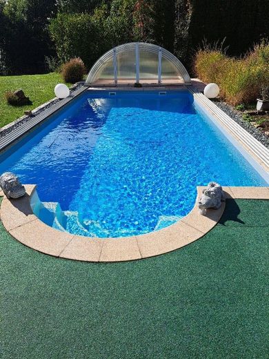 Vendo una tenuta agricola ristrutturata con cura a 8 km da Weimar – Swimmingpool