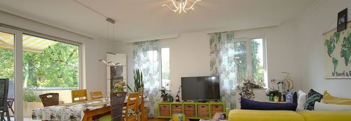 POINT FORT Appartement à la Rosenhöhe avec terrasse XL privée, balcon et place de parking en sous-sol