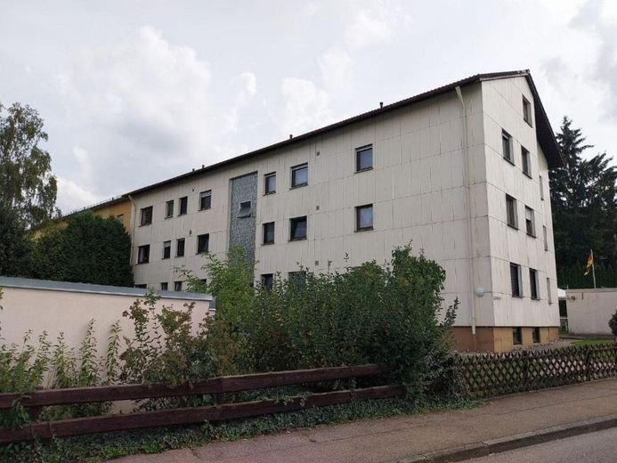 Schöne EG-Wohnung mit Balkon und Einbauküche in guter Lage – Bild 3