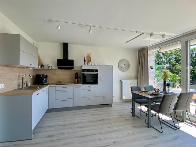 URLAUB ZU HAUSE... moderne 2-Zimmerwohnung in Bestlage – Kochen und Essen