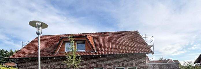 Südansicht mit Garage