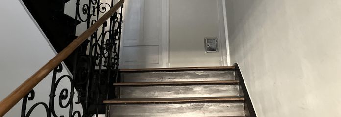 Treppenhaus mit Eingang 