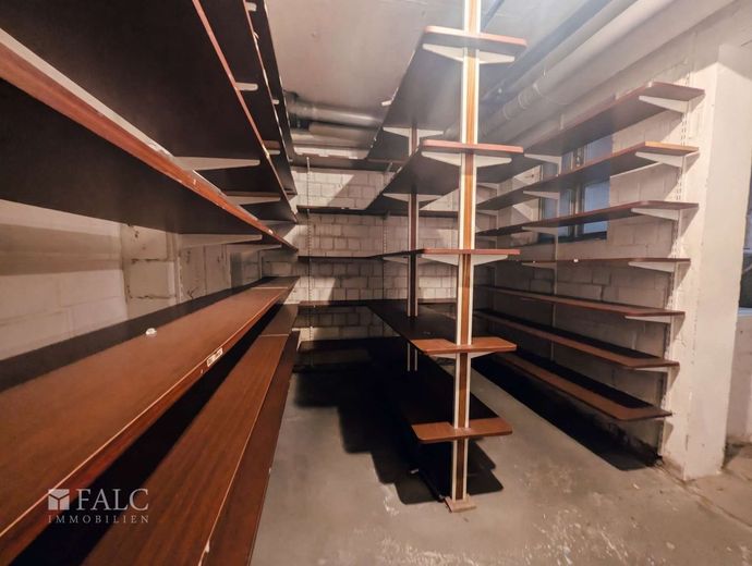 SICHTBARKEIT OHNE LIMIT! Über 100 m² Potenzial in Bestlage! Nebenwirkungen: massives Kundenaufkommen – Ladenlokal (13)