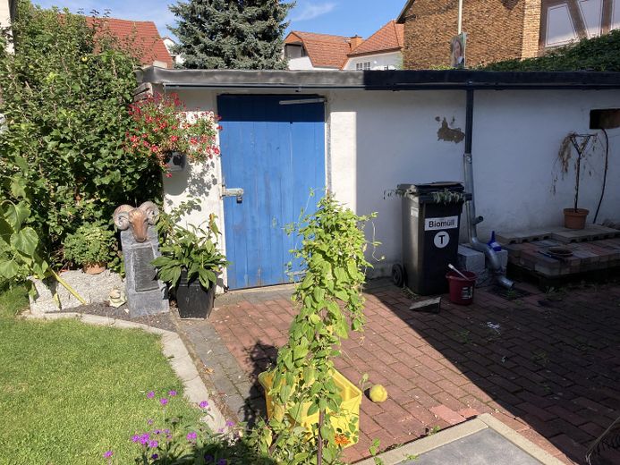 Modernes Wohnjuwel-komfortabel und effizient im Herzen von Offenbach Bürgel – Garage Rückseite