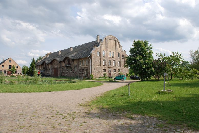 Atelier/Praxis/Gastro/Touristik/Büro/LOFT +++ in GUTSANLAGE (12 Geb. + 6 ha. Gr.) Nähe Müritz! – Ackerpferdestall (Parkseite)
