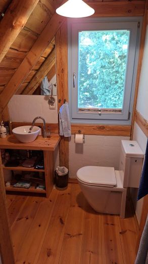 Bootshaus/ Wochenendhaus/Wassergrundstück – Bad oben 