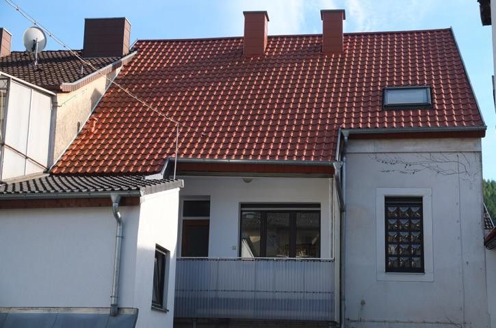 Schöne Maisonettewohnung =  Haus im Haus / gewerblich geeignet als Mitarbeiter-Unterkunft – Rückansicht Wohnung 