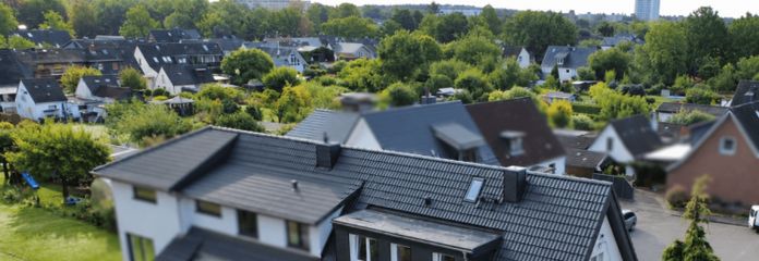 Reinbek'te 1.063 m² arsa üzerinde 170 m² yaşam ve kullanım alanına sahip, enerji açısından yenilenmiş yarı müstakil ev