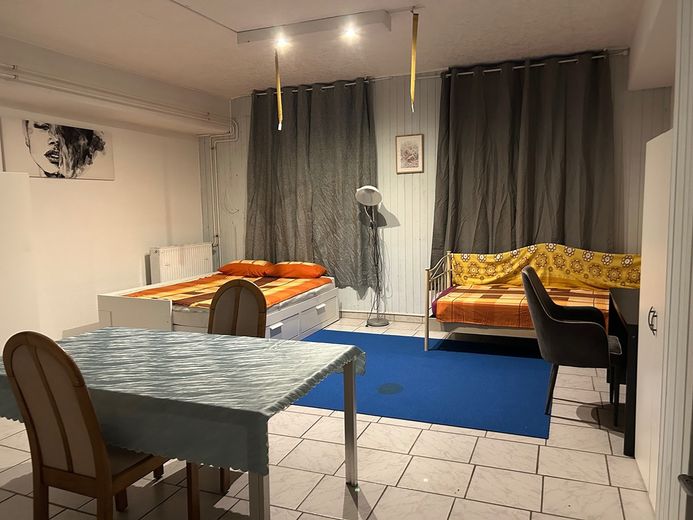 VIVIENDA DE 3 HABITACIONES CON COCINA, BAÑO Y PASILLO CERCA DEL AEROPUERTO DE HAHN – Foto 8