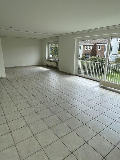 Wohn-/Esszimmer 3